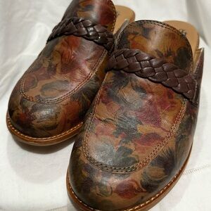 Sofft floral leather mules